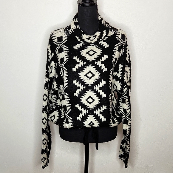 Boho No Boundaries Aztec turtle next sweater - Picture 4 of 10